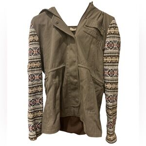 Tribal-Sleeved Sweater/Jacket